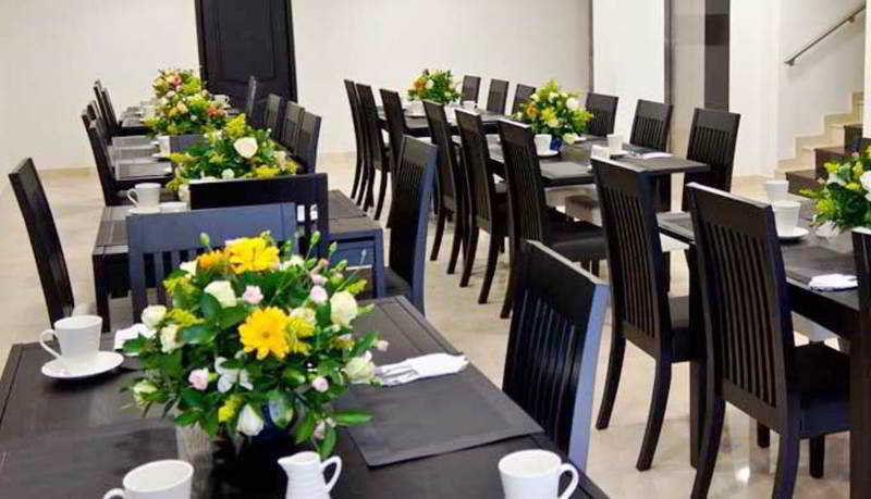 Hotel Calasanz Real Μεντεγίν Εξωτερικό φωτογραφία