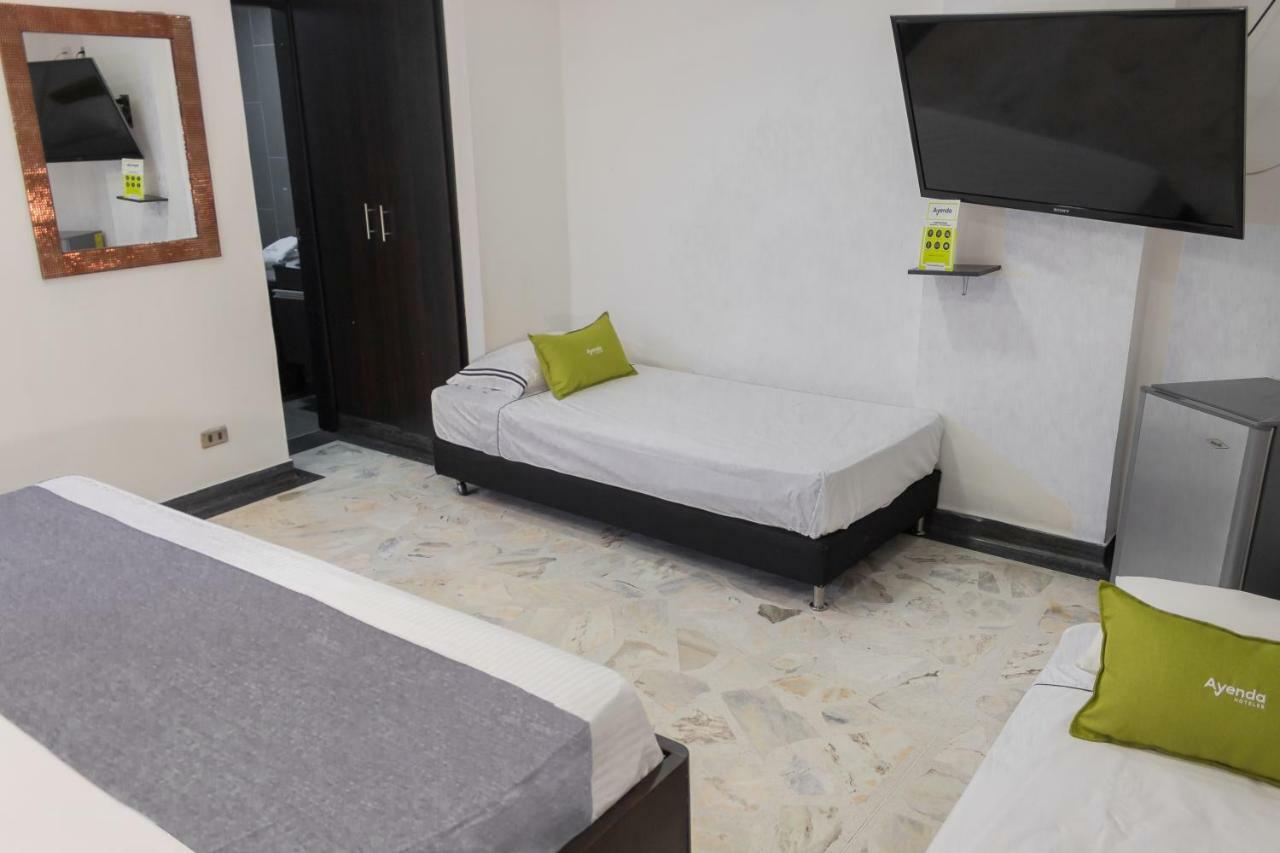Hotel Calasanz Real Μεντεγίν Εξωτερικό φωτογραφία